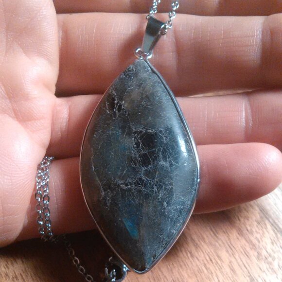 Malagasy Labradorite Stainless Steel Pendant Necklace - Picture 3 of 15
